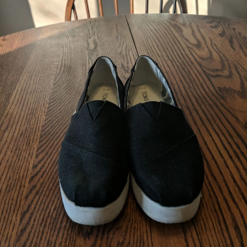 Tom's shoes
